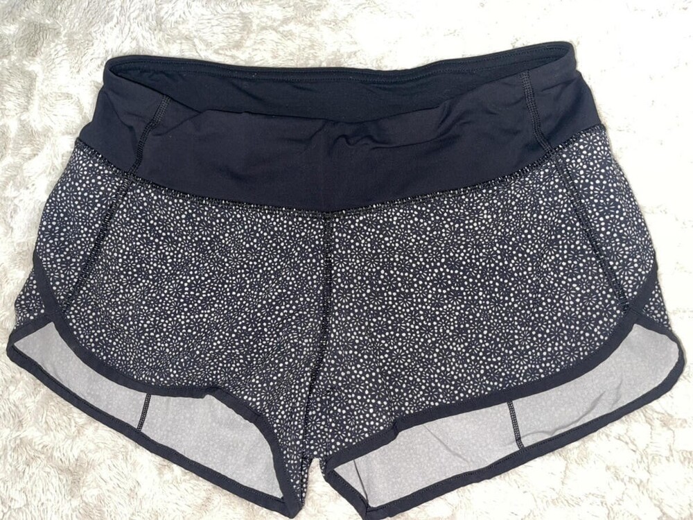 Womens Lululemon Run Speed Short Freckle Flower Black White Lined Sz 4